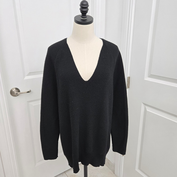 Athleta Hanover Sweater Black V Neck Merino Wool Blend Size Large - Picture 2 of 9